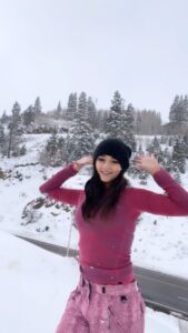 Sophie Fergi Instagram - I JUST WANNA ROCK 🪨 #reels #reelsinstagram #reelitfeelit #reelsvideo Main St. Park City