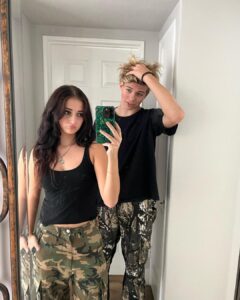 Sophie Fergi Instagram - Twinning👽🖤 Hollywood