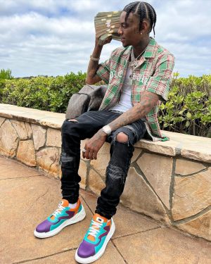Soulja Boy Instagram - Real loyalty happens behind your back. #SODMG 💰