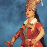 Sreeleela Instagram - Heyylooo lovelies 🌷 Okay so I guess the other day was a day where I travelled back in time , Where my roots are from 🥹 So I don’t know if you guys know but classical dance is where I started….. Started very very young actually ! I used to travel with my troop for performances ( mostly in temples) We called them “ballets” ( No not ballet dance ) And I think those days really taught me a lot and I enjoyed so much , It was indeed my favourite hobby 🫶🏻 It was really different doing it after years but I embrace it and realise that it’s a huge part of me ✨ This is another side of me for youuu 🥰 Anywhooo Dance is where I learnt everything from “Abhinaya” “Bhava” EVERYTHING!!!!! What I’m trying say is that day before I performed !!! It had been almost 10 years since I was on stage I wish I had time to practise but it was a koshish from my side 🙈🙈🙈🙈 I played this beautiful young goddess 😍 GODHA DEVI Meaning “ THE GEM OF A LADY “ You should read about her it’s beautiful Thanking Manju Bhargavee aunty for motivating me to do thissss✨✨ It felt really different and nice 🥹 And yea also breaking the cliche actress rules !!!!!!!!! Haha And I’ve always loved reading about scriptures and You should too Let me know when you find something interesting I’ll anyways update you when I come across anything intriguing 🧐 Am I typing too much ? 🙈 Ok ok I’m almost done :p I remember when I used to perform younger my family was my audience and I was telling mom that today I feel like I have a huuuuuuugggeeeeeeee familyyy All of youuuu💖 Loads of love💕 - LEELA✨