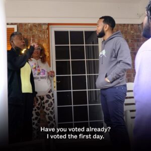 Stacey Abrams Instagram - I’m grateful for every volunteer on #TeamAbrams, including @JohnLegend, for helping to get out the vote this weekend. 
 
Help me make history this Tuesday by volunteering with us. staceyabrams.com/teamabrams