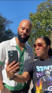 Stacey Abrams Instagram - Last week, @common canvassed with #TeamAbrams and met a voter who said she had lost hope in the system. I was glad to get on the phone and tell her a little bit about myself, and remind her that hope is hard but it’s worth holding on to. Hopelessness comes from questions gone unanswered, losses met with no compassion and the belief that we have no options. Help me bring back hope for Georgians. Commit to vote early starting next Monday, Oct. 17: staceyabrams.com/vote