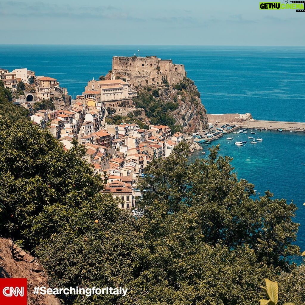 Stanley Tucci Instagram - The wild and rugged region of Calabria is known for its 500 miles of incredible coastline, sweet red onions and southern hospitality. It’s also Stanley Tucci’s ancestral homeland. Join Stanley, and his parents, for a trip to Calabria, this Sunday at 9p ET/PT on @CNN #SearchingforItaly