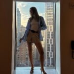 Stefanie Giesinger Instagram - cute times pass too 🫰🏻 thank you nyc 💗