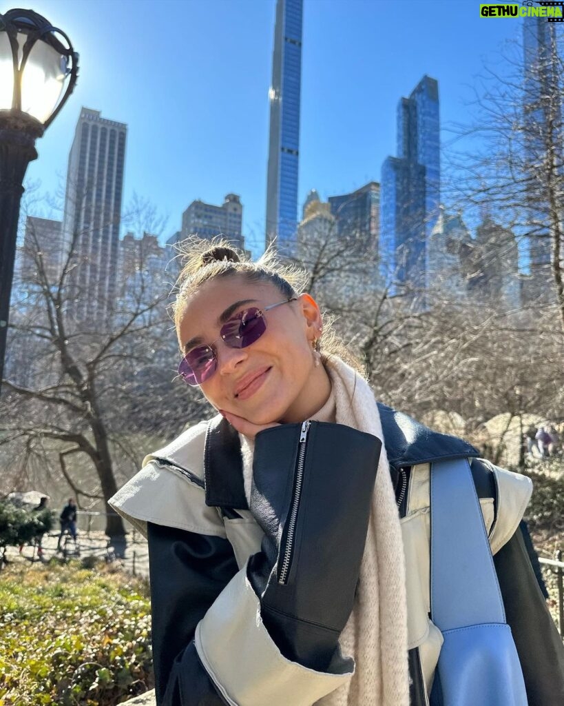 Stefanie Giesinger Instagram - You’re making me smile. a lot. New York, New York