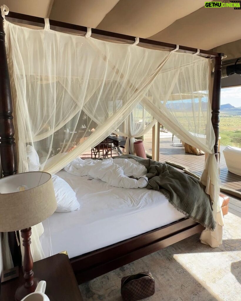 Stefanie Giesinger Instagram - anzeige | 🥹💗🥹 the most beautiful place @gmundnerlodge ☀️ Gmundner Lodge Namibia