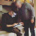 Stefano Lepri Instagram - Qui ricordo che provavo ad insegnare a mio babbo come cercare i miei video su YouTube autonomamente 😅😂 314/366