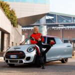Stefano Lepri Instagram - Di che colore comprereste la vostra Mini Cooper Jcw ?? Così è molto elegante, ma nella mia testa la immagino totalmente nera oppure rossa con i dettagli neri 😁 @mini_italia #minivirtualchallenge 308/366 @zanella_productions 📷