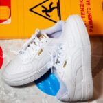 Stefano Lepri Instagram - Fresco e comodo anche se non esco di casa, con le nuove Puma i km fatti al telefono durante lo smartworking scorrono che è un piacere 🥳 @PUMA disponibili da @FootlockerEU #CApro #PUMA #FootlockerEU #adv 307/366