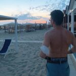 Stefano Lepri Instagram - Mi devi Parigi l’ultima neve in città Mi devi le pizze che ho lasciato a metà Mi devi il sorriso spento di fronte al mare Mi devi le notti passate a soffocare Mi devi i risvegli senza la musica La colazione solo di domenica Le mutande stampate male 259/366