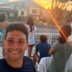 Stefano Lepri Instagram - Non mi ricordo se ve l’avevo detto, l’ultimo giorno di vacanza ho svegliato tutta la compagnia dell’anello per guardare insieme l’alba ❤️😌 lì per lì alle 5:45 del mattino mi avrebbero ucciso volentieri .. però secondo me tutto sommato non deve essergli dispiaciuto 😝 252/366