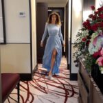 Stephanie Cayo Instagram - Vámonos… #Dimeloquequieresvix - Let’s go… #tellmewhatyoureallywantvix @vix @elisabettafranchi 👗 @gabiokka 💁🏼‍♀️ Yo 💄 Four Seasons Mexico City Hotel