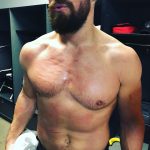 Stephen Amell Instagram - Worth it. Chicago, Illinois