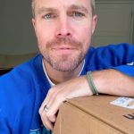 Stephen Amell Instagram - Nocking Point friends! Let’s do an old school unboxing together. The new quarterly wine club shipment is here.