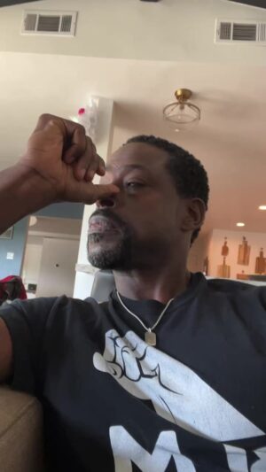 Sterling K. Brown Instagram - 613 Day of Wedding #ThisIsUs
(DONT WATCH THIS POST IF YOU HAVENT SEEN THE EPISODE!!!) 🕉