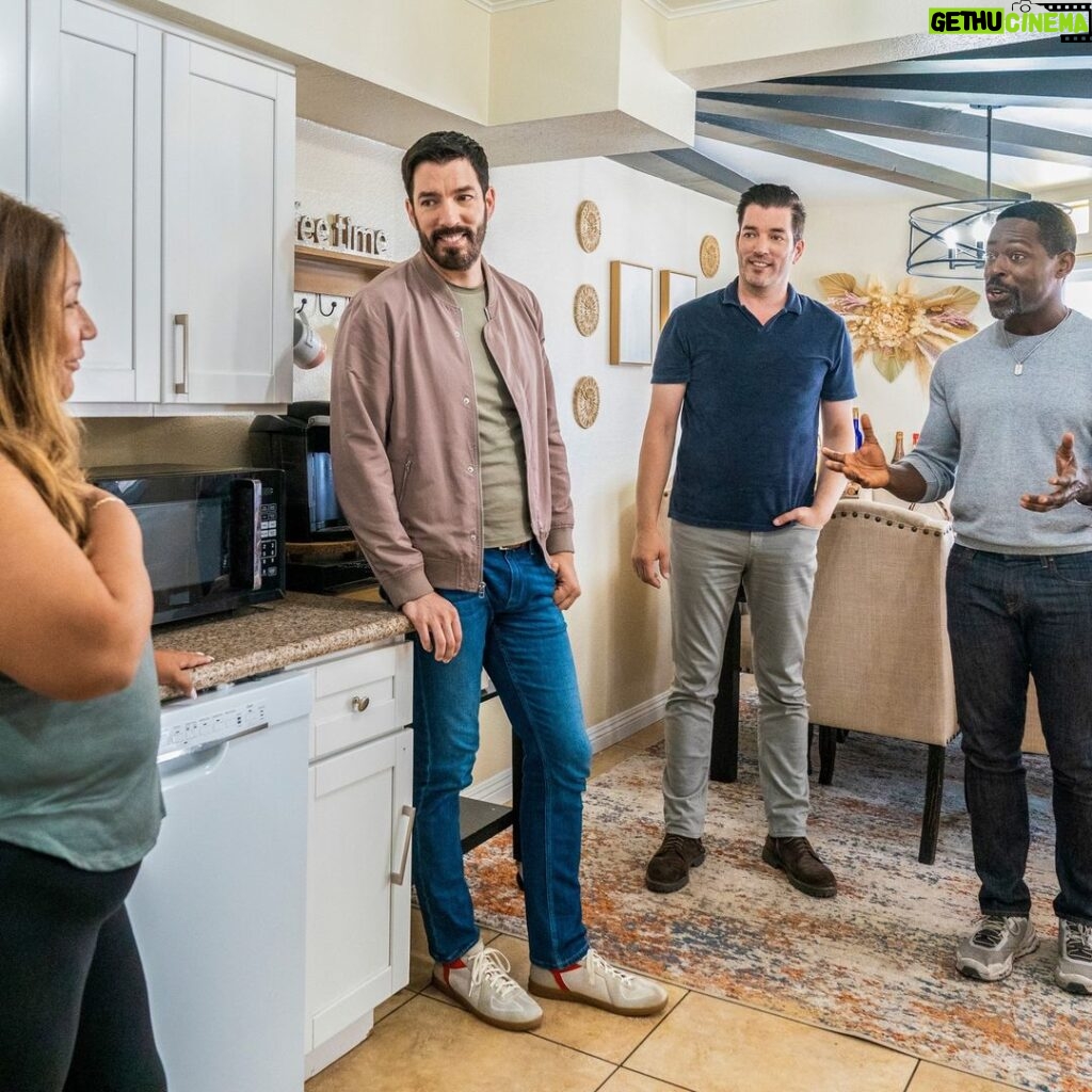 Sterling K. Brown Instagram - Make sure you catch tonight's episode of Celeb IOU at 8pm on @hgtv !! #celebiou