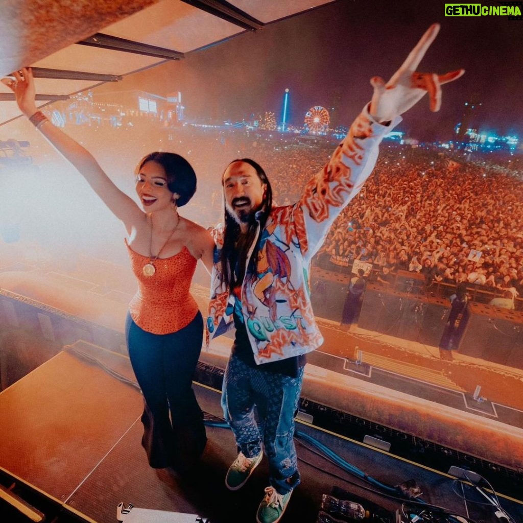 Steve Aoki Instagram - Mi amor 🇲🇽 ❤ first time playing @edc_mexico wowwww insane crowd!! 100,000 people lighting up with all this energy! Mexico always wins!!! 🇲🇽❤🇲🇽 EDC México.