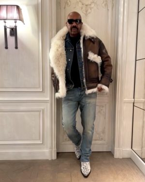 Steve Harvey Instagram - P A R I S 🚨