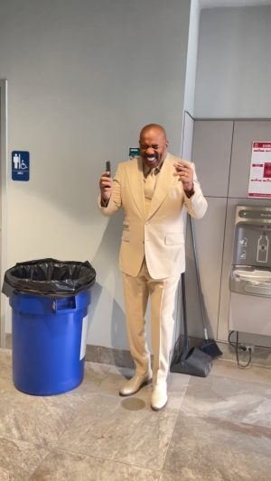 Steve Harvey Instagram - Soul 🎶🎵🤬🤩🎉
