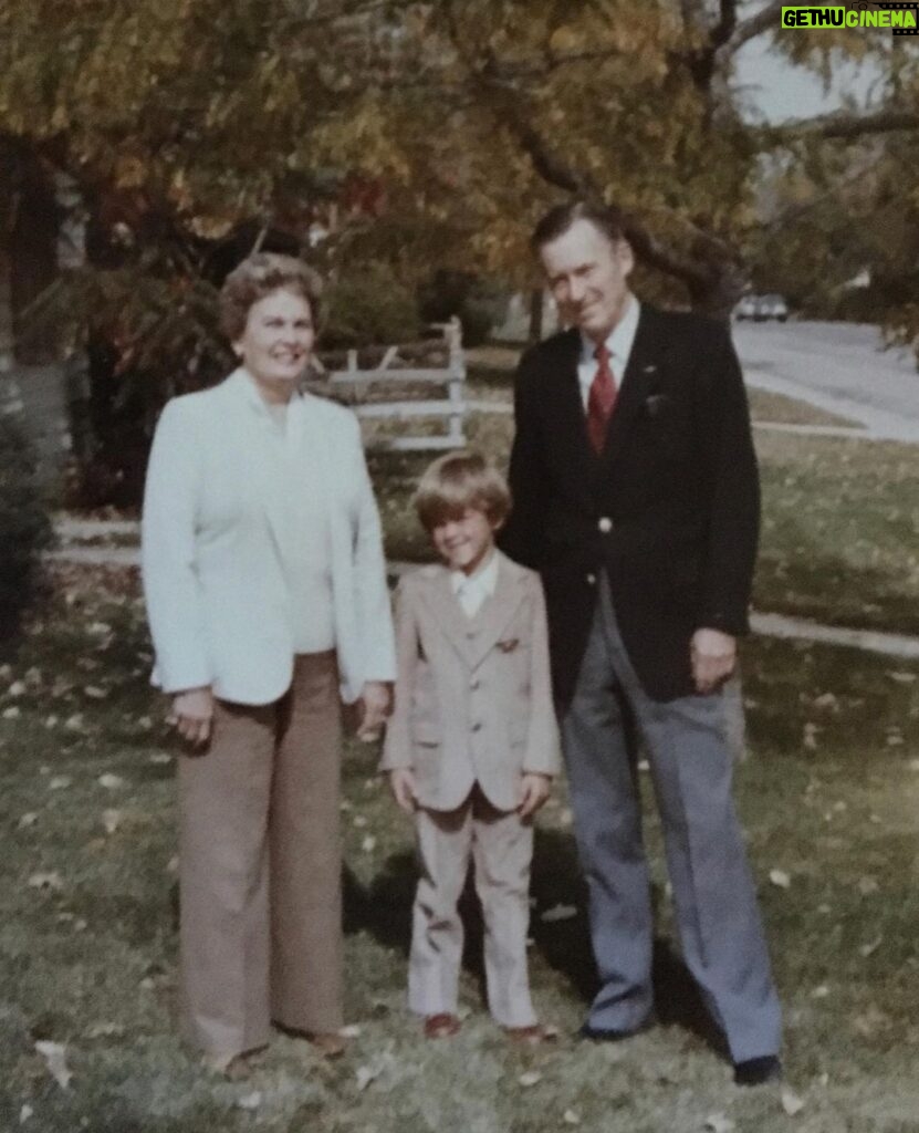 Steve Howey Instagram - #tbt Cherry Creek, CO early 80’s with Pepper and grandma and grandpa.