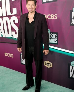 Steve Howey Instagram - I had a great time at the #cmtawards. Thank you for having me #cbstv. And thank you Austin, Texas! Love y’all. #country #truelies #texas