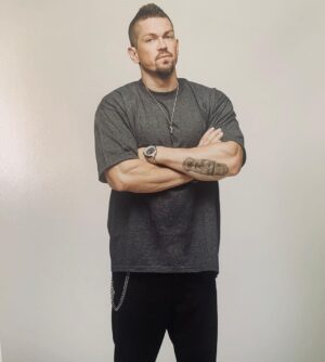 Steve Howey Instagram - I miss him #kev #shameless