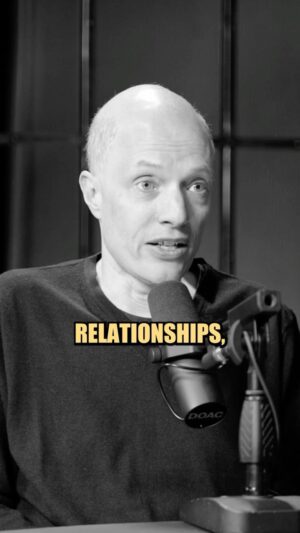 Steven Bartlett Instagram - Why is sex easier at the beginning of relationships? Alain de Botton has the answer... Thoughts? Share them below 👇🏽 

Watch the full episode by searching 'the diary of a ceo' on YouTube now!