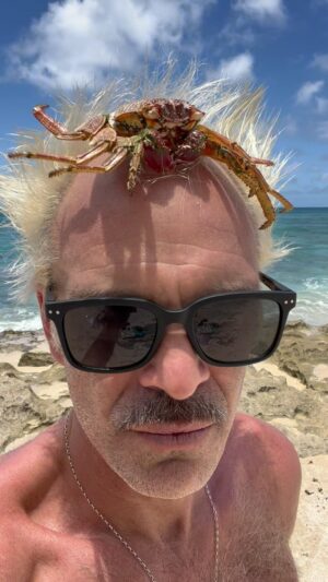 Steven Ogg Instagram - 🦀🦀🦀🦀🧜🏼‍♂️🦀🦀🦀🧜🏼‍♂️🦀🦀🧜🏼‍♂️🦀🥌 @marvelstudios @marvel #crab #family #hawaii #northshore #CrabBoy #comingsoon