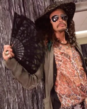 Steven Tyler Instagram - I GOT A PASSION TO GO WITH THE FASHION.
#DEUCESAREWILD @aerosmith 🎥 @justinmcconney 
GROOMING BY: @melina.farhadi