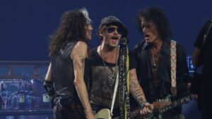 Steven Tyler Instagram - THE PLANETS COLLIDED- MR. JOHNNY DEPP IN THE HOUSE LAST NIGHT... THE REAL FUCKING DEAL! WE FOUND A NEW CENTER OF GRAVITY!
@aerosmith #DEUCESAREWILD #JOHNNYDEPP
🎥 @justinmcconney