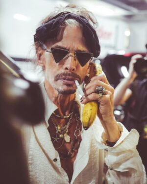 Steven Tyler Instagram - S.T. PHONE HOME!!!
📷@katbenzova_rockphoto