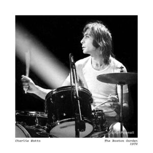 Steven Tyler Instagram - #REPOST @aerosmith 
We are extremely saddened to hear the passing of the legendary Charlie Watts. Our deepest condolences to Charlie’s family and The Rolling Stones. Sincerely, from the guys in Aerosmith you’ve given us all so much! RIP CHARLIE. 

Photo by: @ronpownallphoto