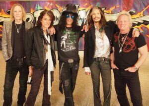 Steven Tyler Instagram - MY ROCK N’ ROLL KIN… HAPPY BIRTHDAY @slash 🎂 
📷 John Bionelli