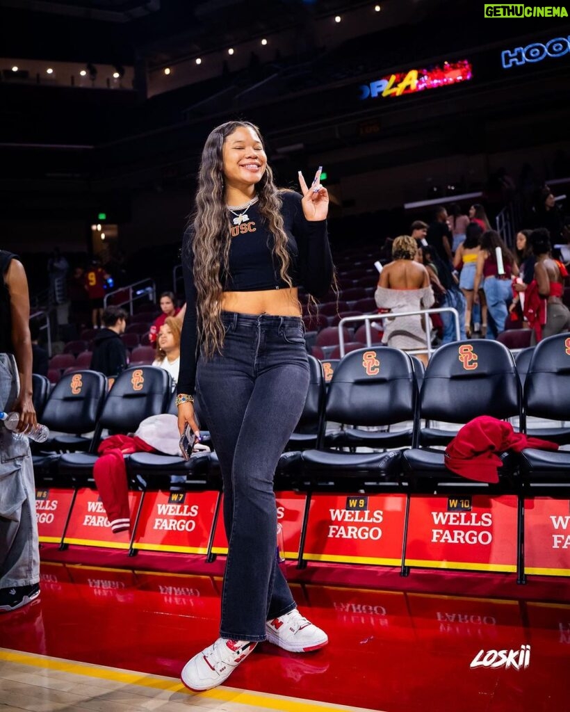 Storm Reid Instagram - i meannnn…i obviously won the slam dunk contest last night 🤭 Galen Center