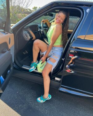 Storm Reid Instagram - ma dukes said i look cute 💚