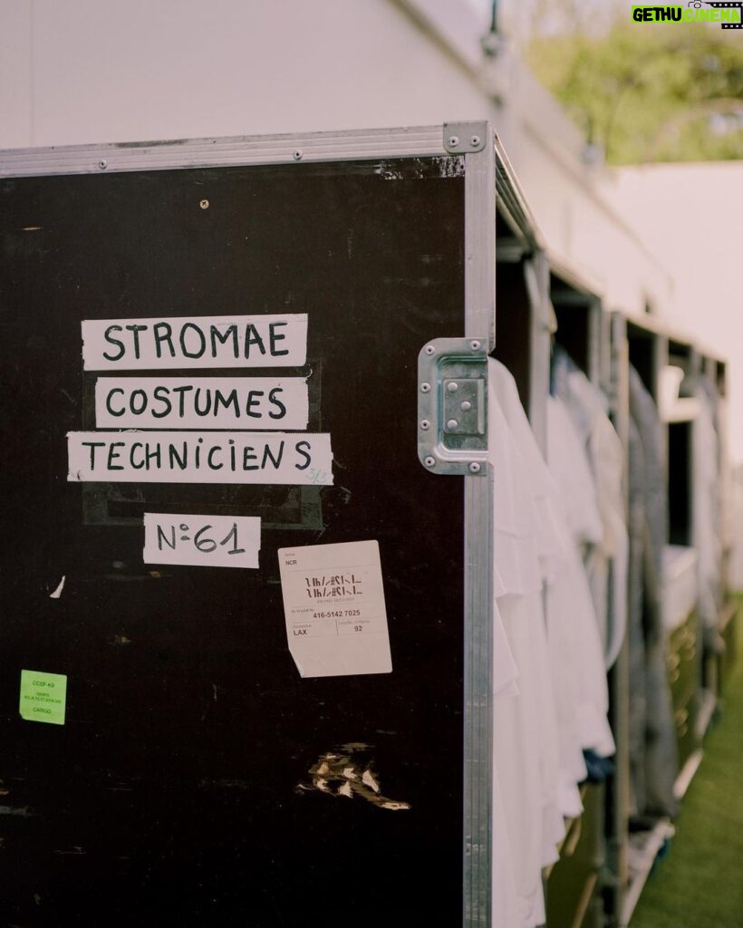 Stromae Instagram - C'est reparti pour la dernière partie de la tournée des festivals ! -- On the road agaiiin for the last part of this festival tour! Next stops: @szigetofficial , @fest_festival & @cabaretvert 📸 @lydie.bonhomme