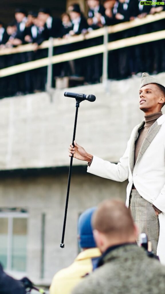 Stromae Instagram - Retour en vidéo sur la création de l’univers de Racine carrée. Et vous, quels sont vos meilleurs souvenirs ? Retrouvez d’autres images inédites de cette période dans notre livre réédition, esquisse d’une retrospective de l’album. Disponible en pré-commande dès maintenant et en vente le 13 octobre. — Throwback to the creation of the universe of Racine carrée. And you, what are your best memories? You’ll find more exclusive images from this period in our reissue book, a retrospective outline of the album. Available for pre-order now, commercial release on October 13. 📹 @aurelmerlhes & @newkidproduction