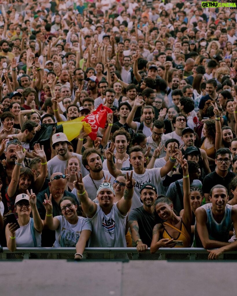 Stromae Instagram - Last year, many of you came to applaud the Multitude tour during the festival season 🤩. Thanks again for your support and your love. We hope you're enjoying your musical summer. The Mosaert team thinks of you ❤️