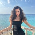 Su Burcu Yazgı Coşkun Instagram -