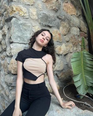 Su Burcu Yazgı Coşkun Instagram - 