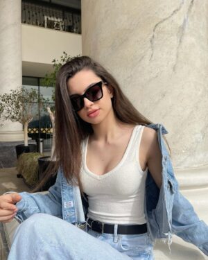 Su Burcu Yazgı Coşkun Instagram - denimondenim🧊