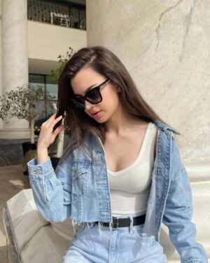 Su Burcu Yazgı Coşkun Instagram - denimondenim🧊