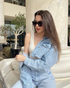 Su Burcu Yazgı Coşkun Instagram - denimondenim🧊