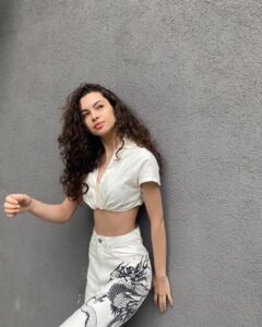 Su Burcu Yazgı Coşkun Instagram -