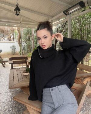 Su Burcu Yazgı Coşkun Instagram - 