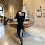 Su Burcu Yazgı Coşkun Instagram - ⏳ Louvre Museum Paris