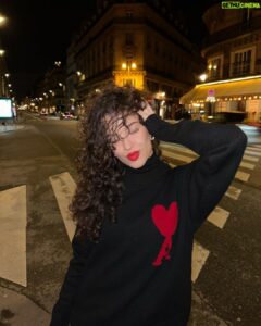 Su Burcu Yazgı Coşkun Instagram - Valentine's day in the city of love ❣️ Paris, France