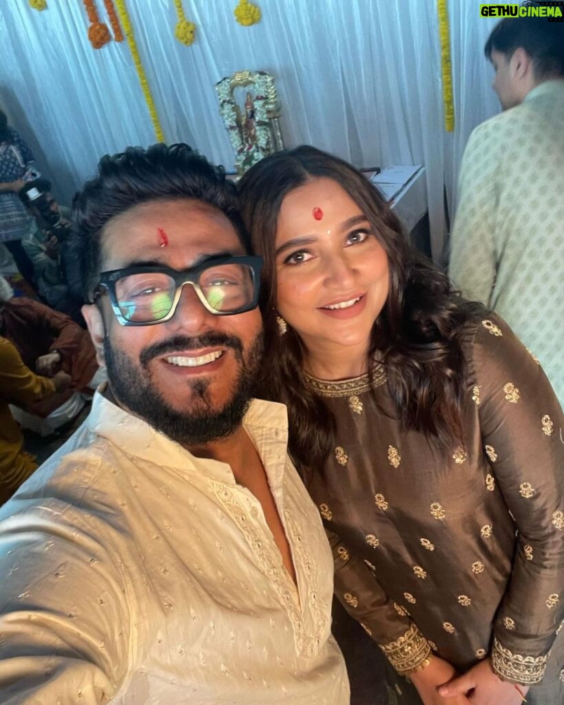 Subhashree Ganguly Instagram - #aleabari with @bhattacharyadebaloy #production165 with @rajchoco 🎬😇 Let’s rock it @iammony @svfsocial @shrikantmohta 🤞🏼