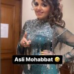 Sugandha Mishra Instagram - #phone #lol #funnyvideos #comedyreels #love #relationshipgoals #trending