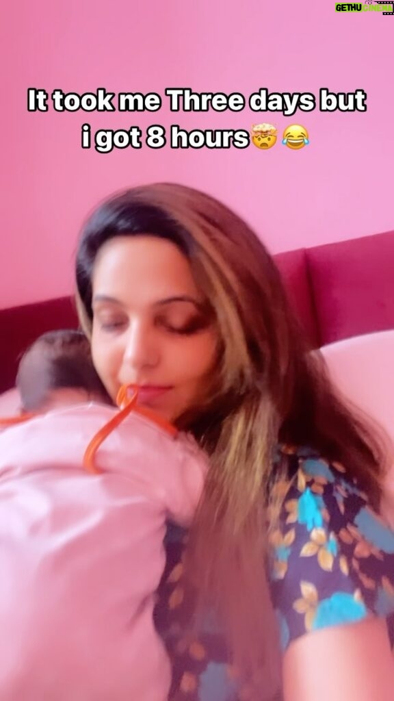 Sugandha Mishra Instagram - Everyone: Jab baby sota hai so jao Me: 😂 Mumbai, Maharashtra